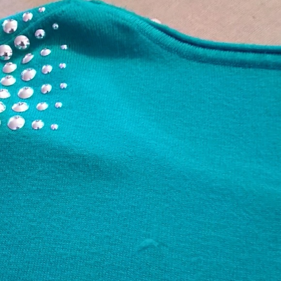 Express turquoise sweater with silver grommets - Picture 5 of 6
